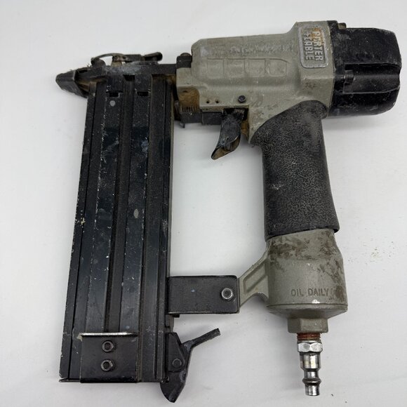 Porter Cable BN200C‎ 18 Gauge Brad Nailer Black Silver 5/8 To 2 Inch - Picture 1 of 9